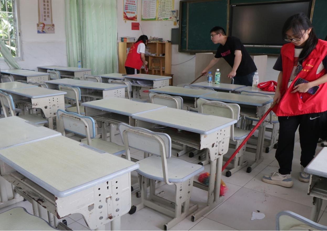 2243238705330842.jpg 图片4:建设美丽乡村,树立文明新风.jpg